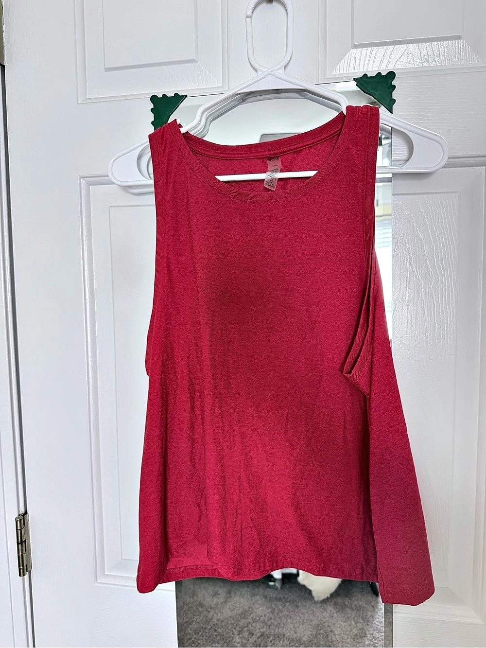Beyond Yoga Women's Flowy Scoop Muscle Tank Pink